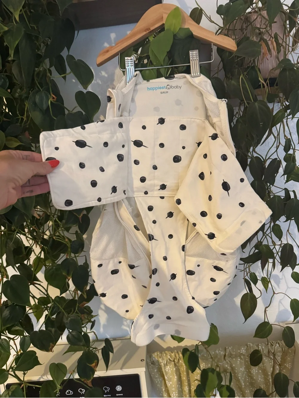 Happiest Babg Sleepsack Swaddle Sack in white with Black Polka Dots NWOT